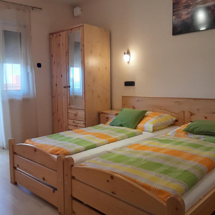 Pannon Panzio Restaurant Hotel Pannonhalma Luaran gambar