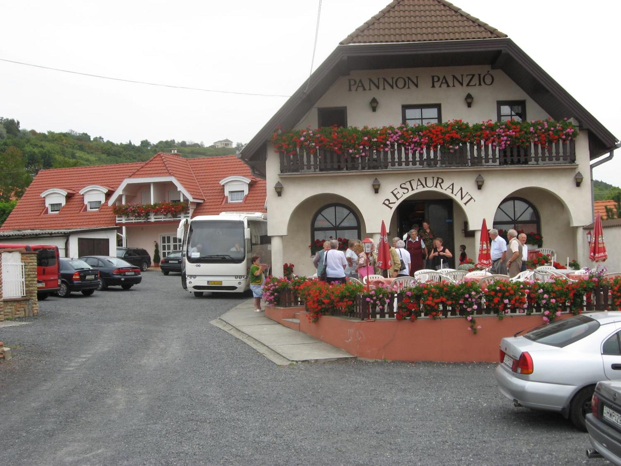 Pannon Panzio Restaurant Hotel Pannonhalma Luaran gambar