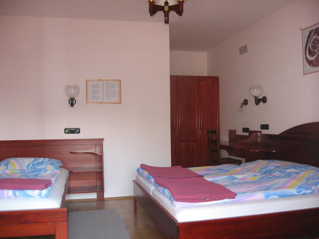 Pannon Panzio Restaurant Hotel Pannonhalma Luaran gambar